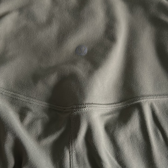Lululemon align gray eucalyptus size 2 shorts - Picture 2 of 5